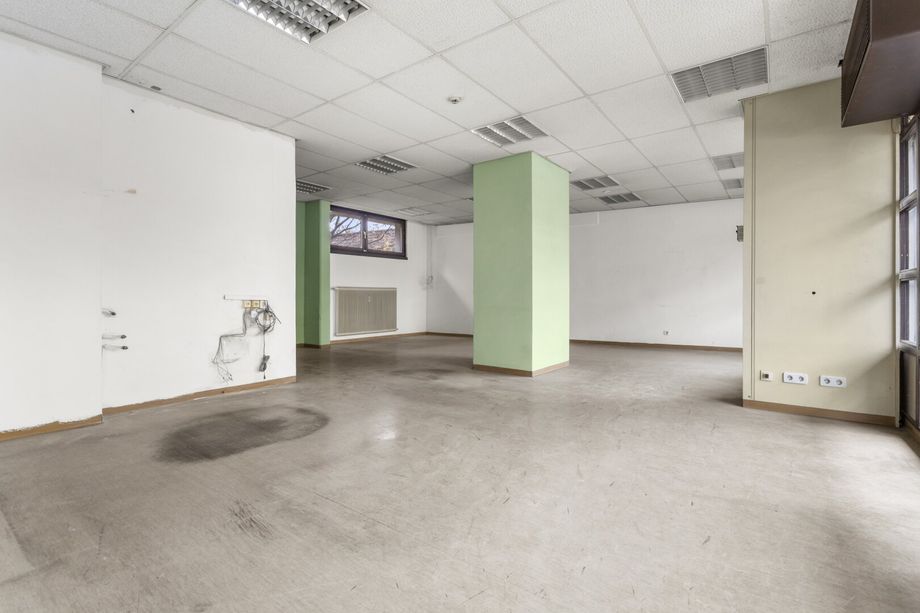 Vielseitige Gewerbefläche mit hoher Sichtbarkeit ideal für Praxis, Studio oder Büro in Klagenfurt!