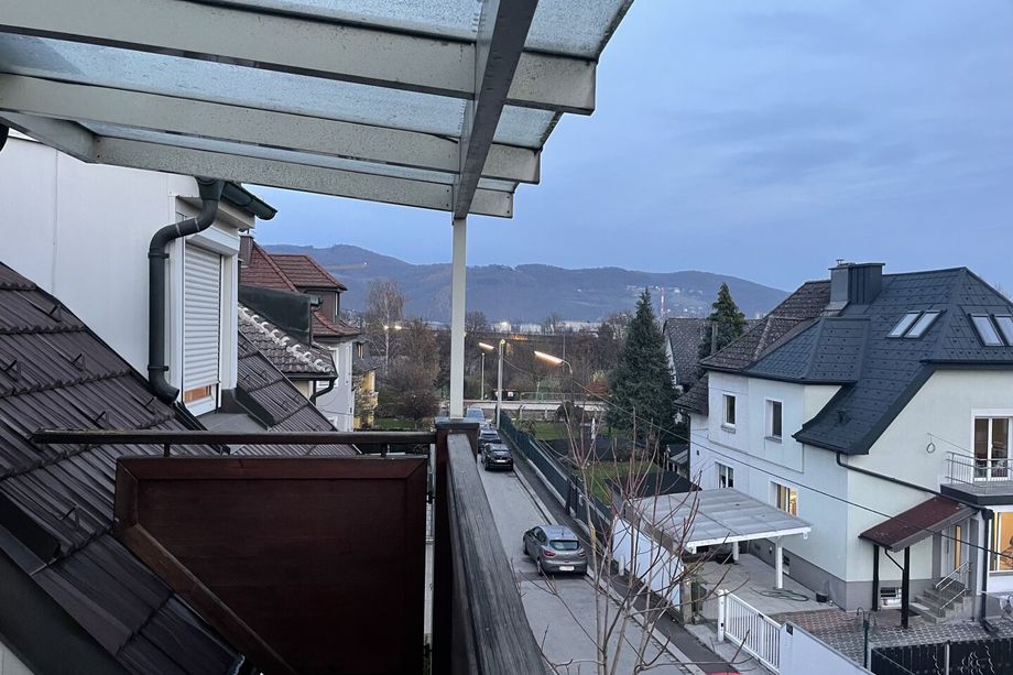 Zentrales Wohnhaus - Drei Einheiten - Attraktives Anlage,- bzw. Entwicklungspotenzial - Ideal für Vermietung, Entwicklung oder Eigennutzung