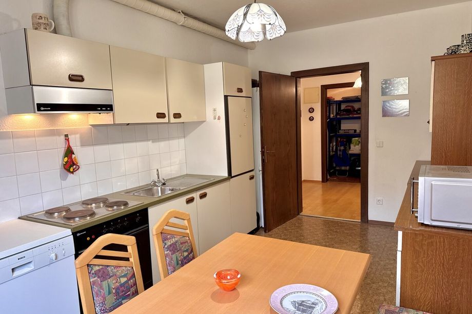 Gepflegte Wohnung mit großzügigem Balkon und TG-Platz