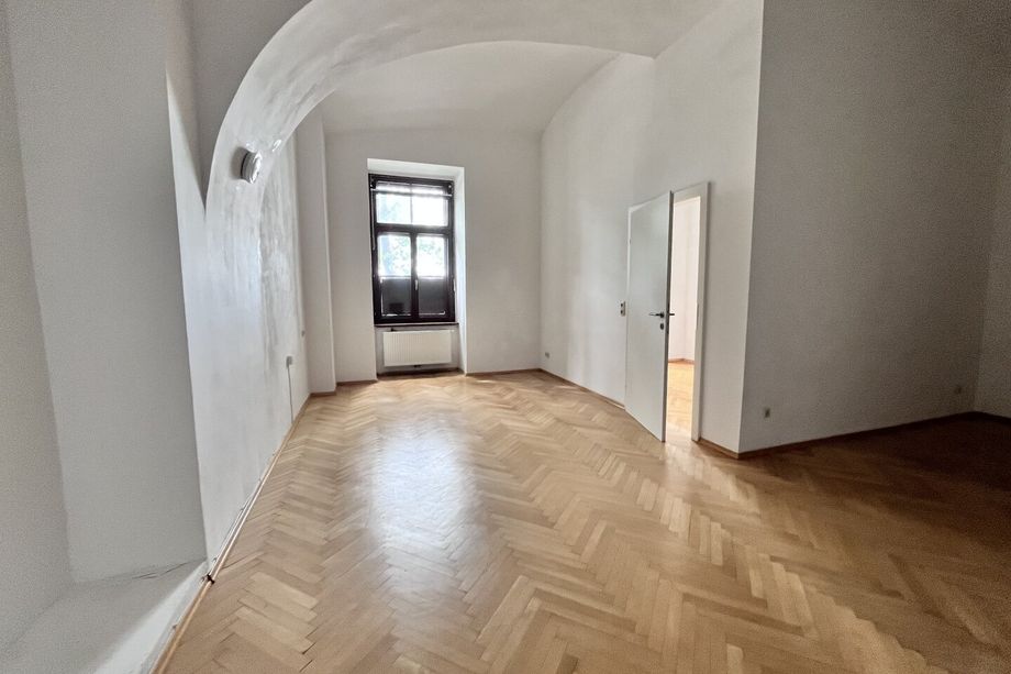 Graz-Zentrale Lage: 2 MONATE MIETFREI! Preiswerte 2-Zimmer-Wohnung mit Lift und optimaler Öffi-Anbindung!