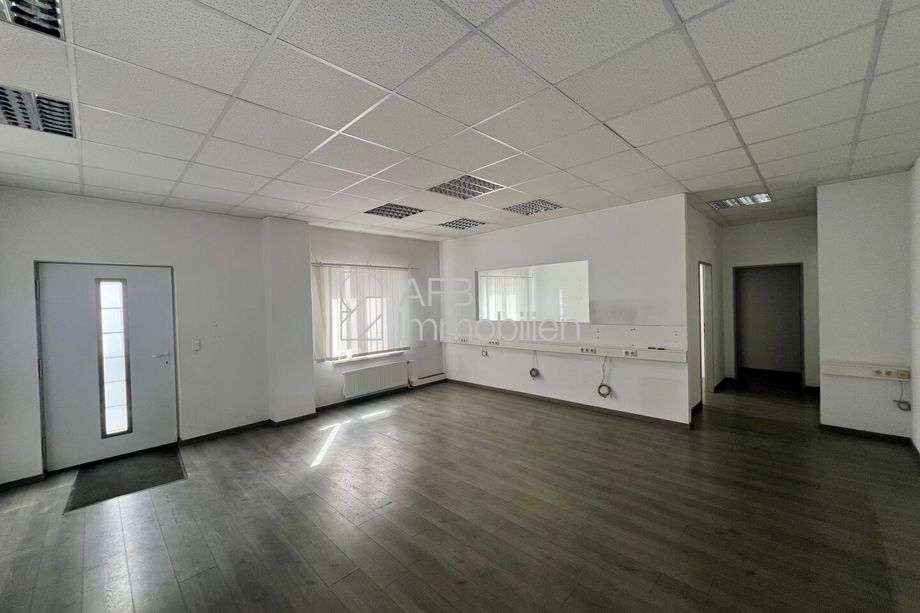 Büro/Betriebsstätte mit Lager/Magazin für Kleinunternehmen Nähe Autobahnauffahrt Graz-Webling