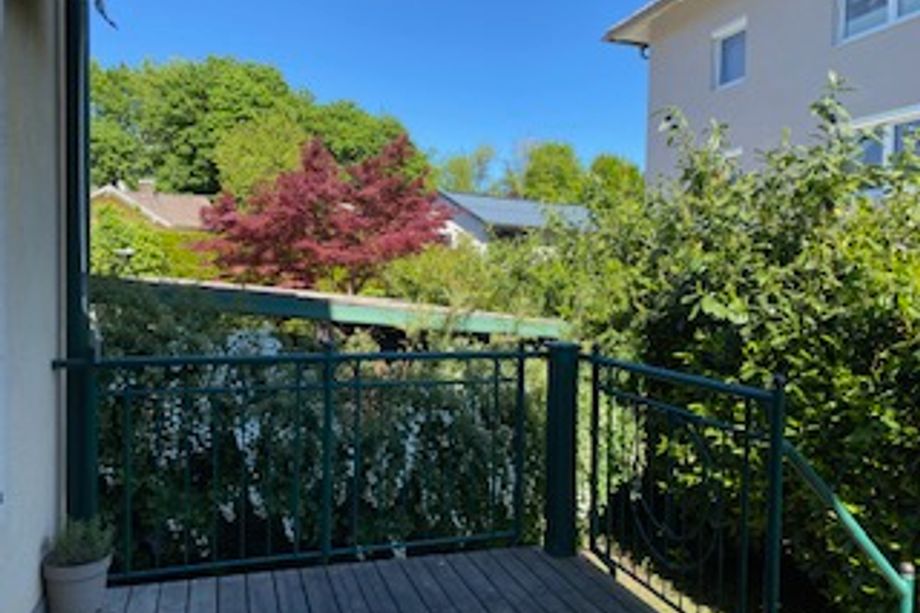 GARTENWOHNUNG IN RUHIGER VILLENGEGEND