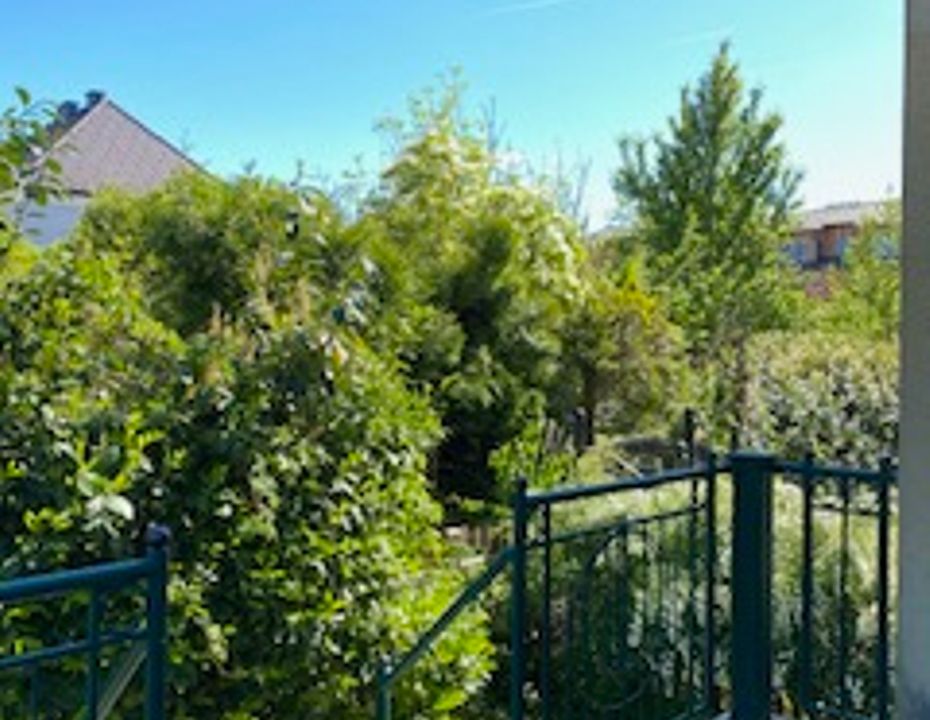 GARTENWOHNUNG IN RUHIGER VILLENGEGEND