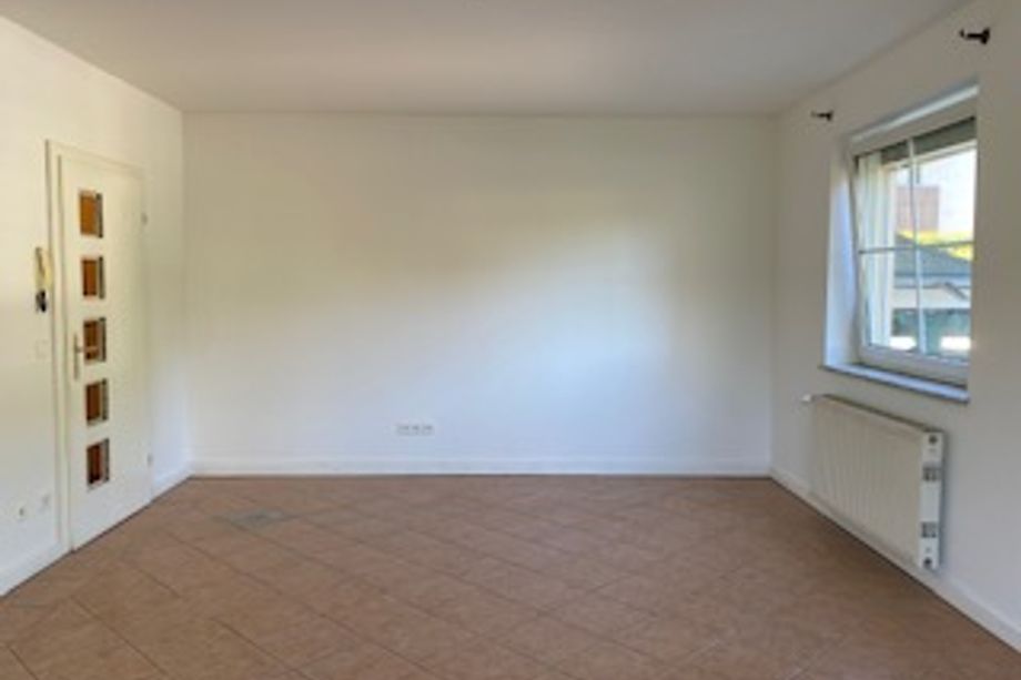 GARTENWOHNUNG IN RUHIGER VILLENGEGEND