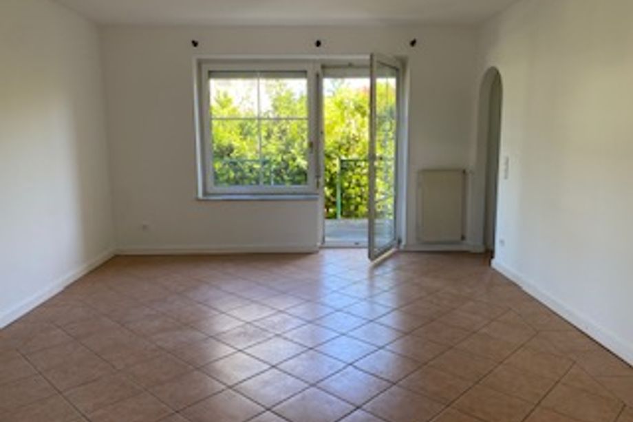 GARTENWOHNUNG IN RUHIGER VILLENGEGEND