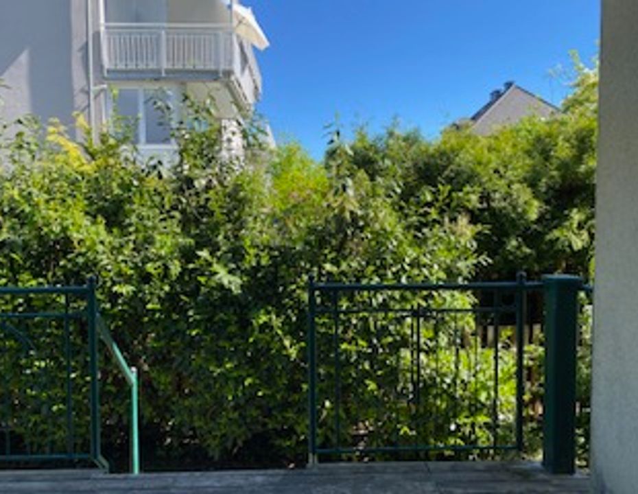 GARTENWOHNUNG IN RUHIGER VILLENGEGEND