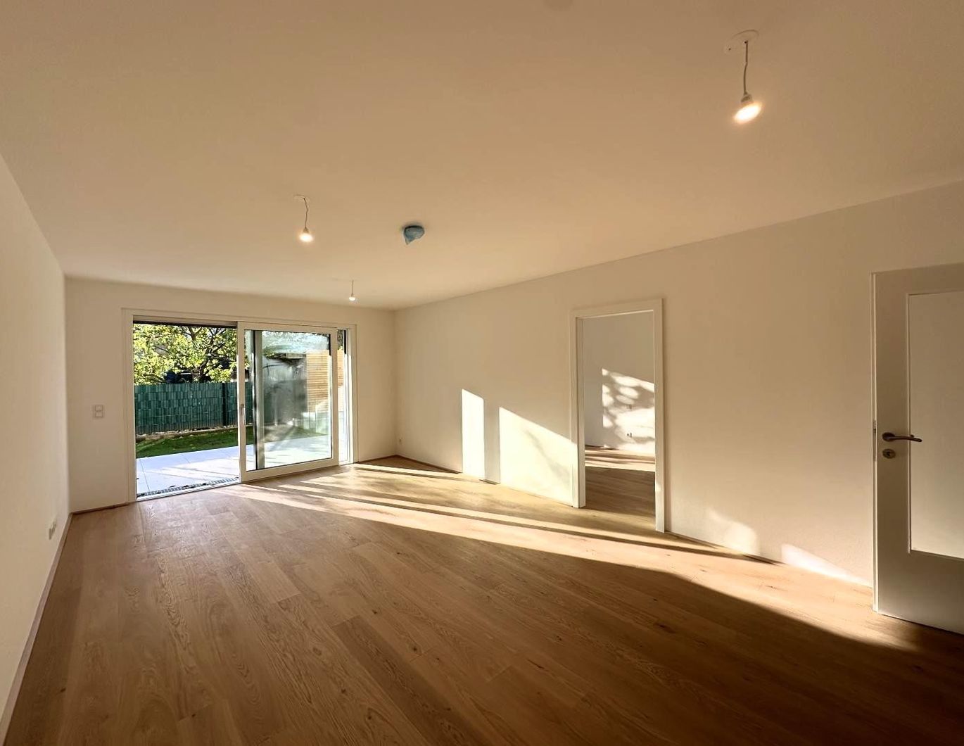 Gartenwohnung mit thermischer Bauteilaktivierung, Parkpl. optional // Garden-apartment with thermal component activation, Parking optional //