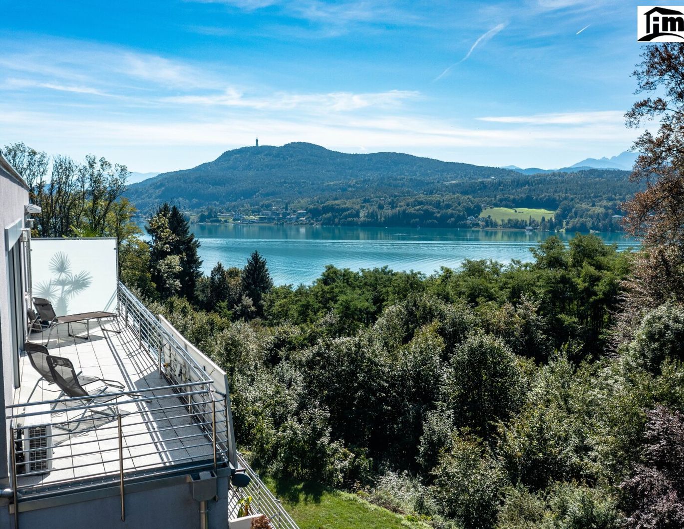 Wo Licht, See und Lebensqualität eins werden. In nur 5 Gehminuten zum öffentlichen Badestrand