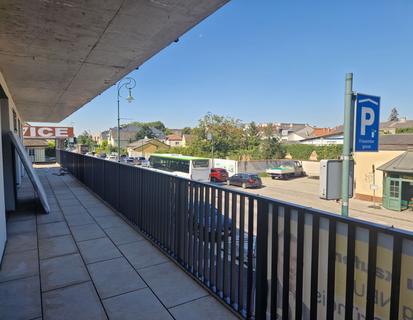 TOLLE WOHLFÜHLWOHNUNG MIT GROSSER TERRASSE BZW. LOGGIA - ÜBERGABE ERFOLGT BEZIEHBAR UND SCHLÜSSELFERTIG