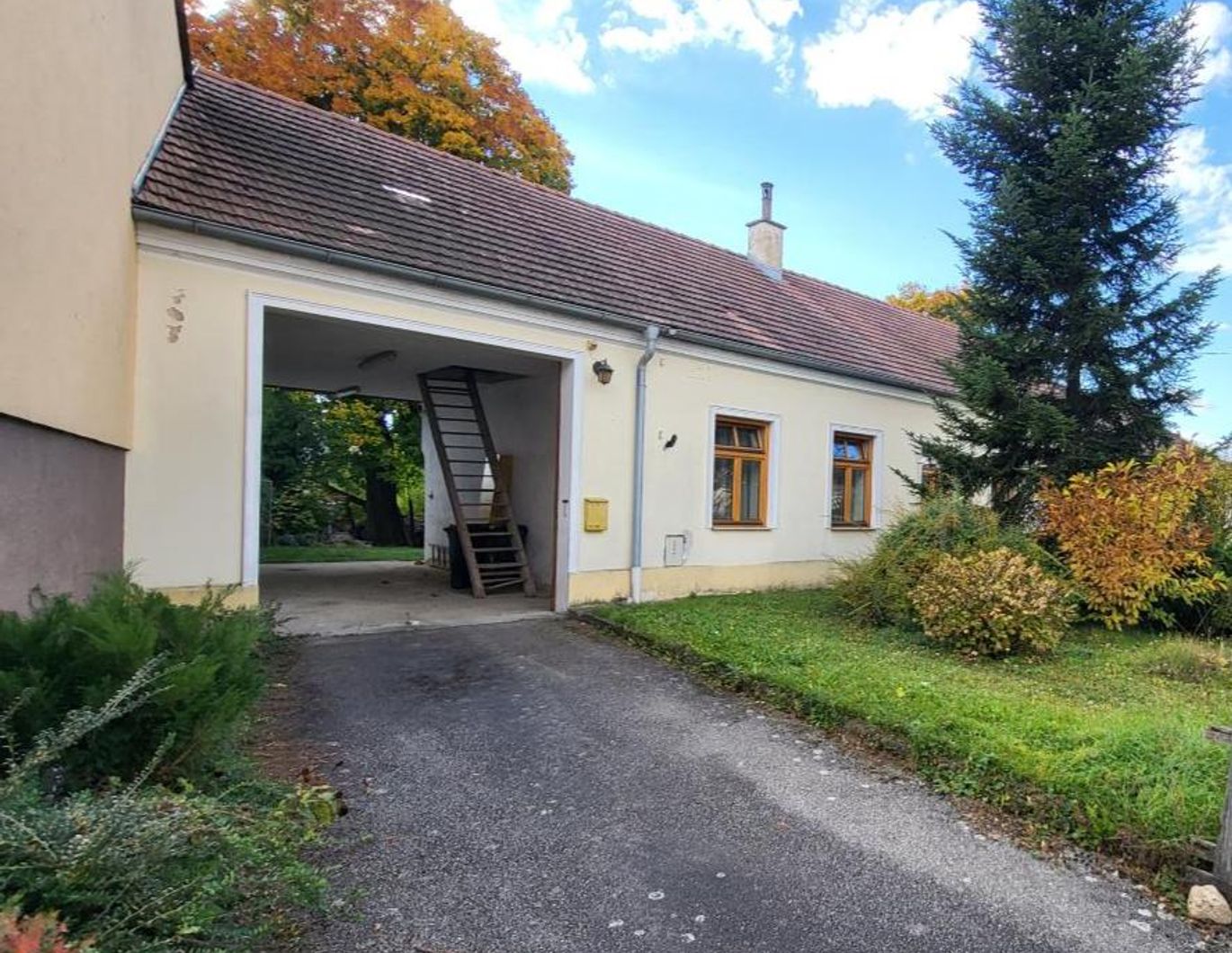 HELDENBERG - HAUS IN RUHIGER DORFLAGE