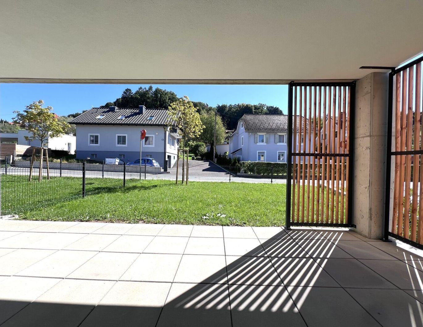 Modernes Eckreihenhaus mit schöner Freifläche