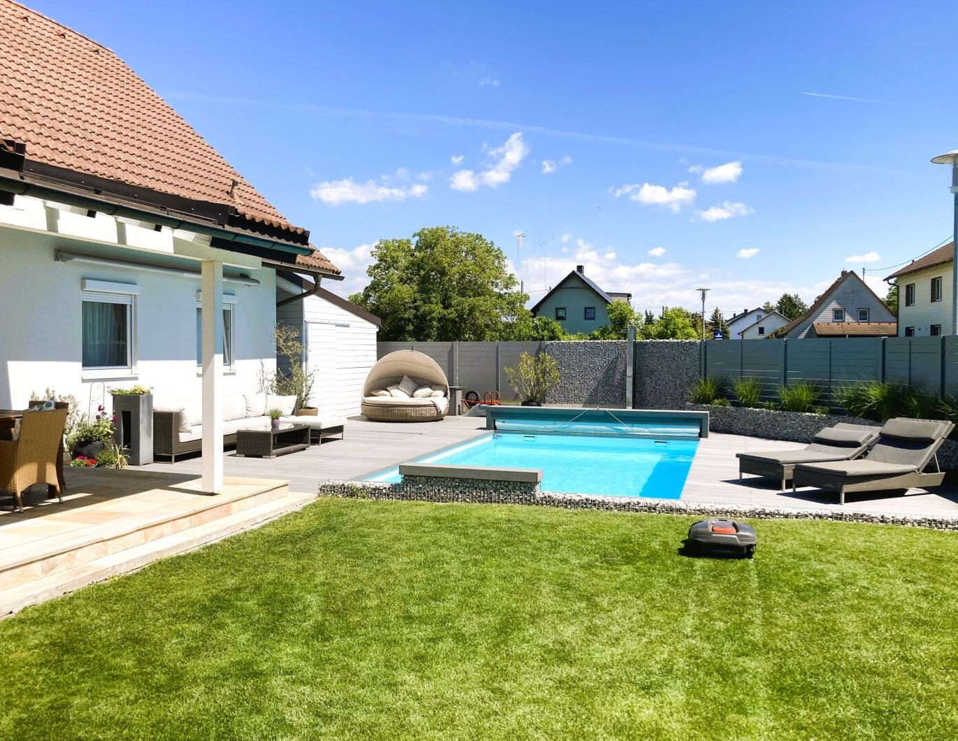 MODERNES TRAUMHAUS mit POOL & WELLNESSBEREICH / ZENTRUMSNAHE RUHIGE SIEDLUNGSLAGE / SACKGASSE