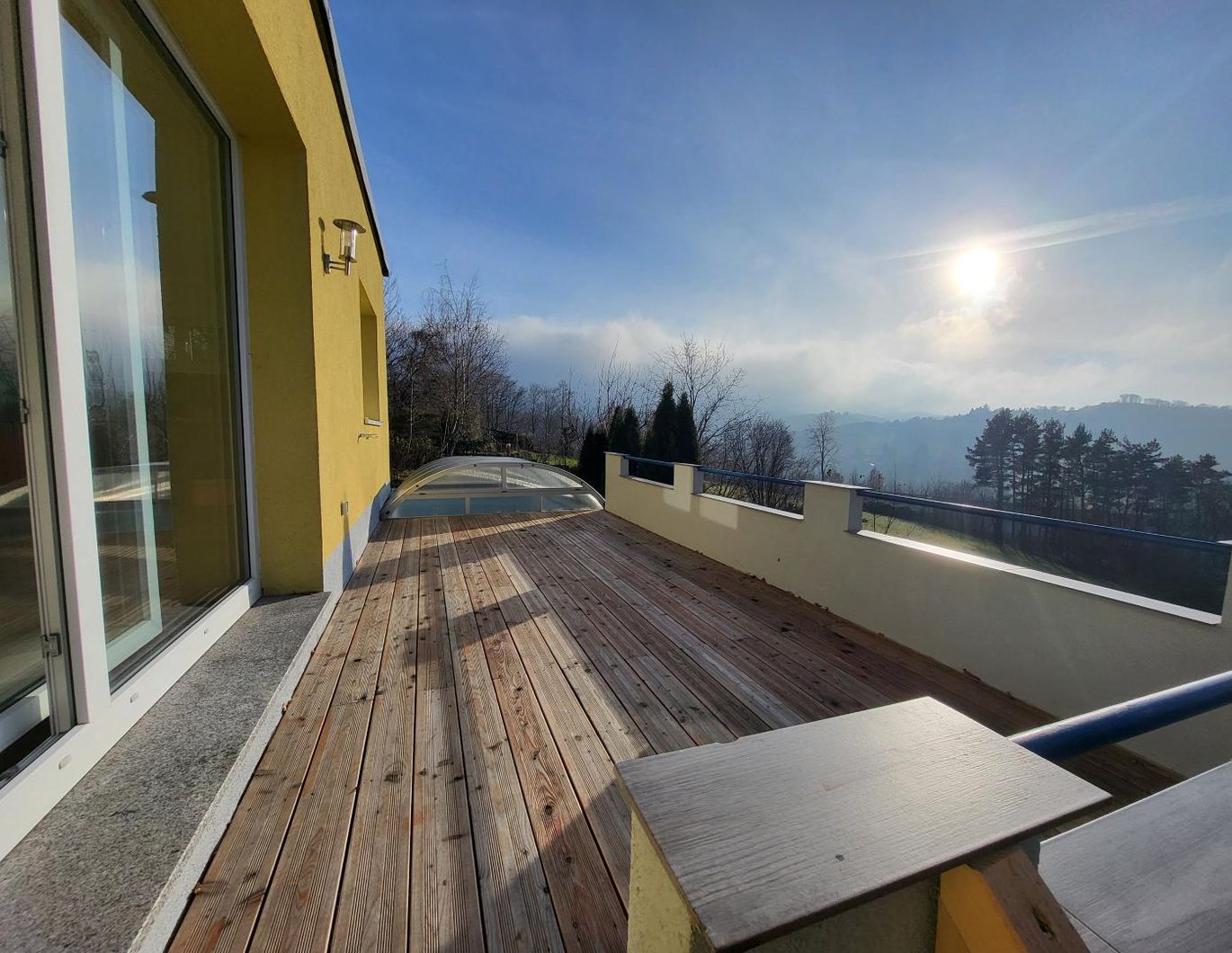 NEU ADAPTIERTER BUNGALOW MIT BLICK IN DIE VORALPEN