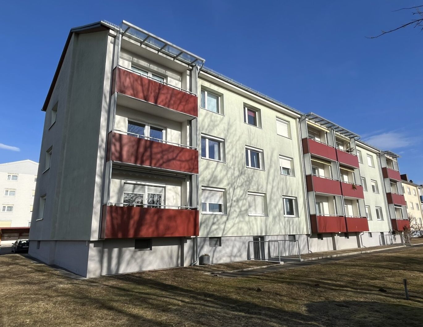 ++ Sehr gut aufgeteilte 4-Zimmer Wohnung mit Balkon und Kellerabteil ++