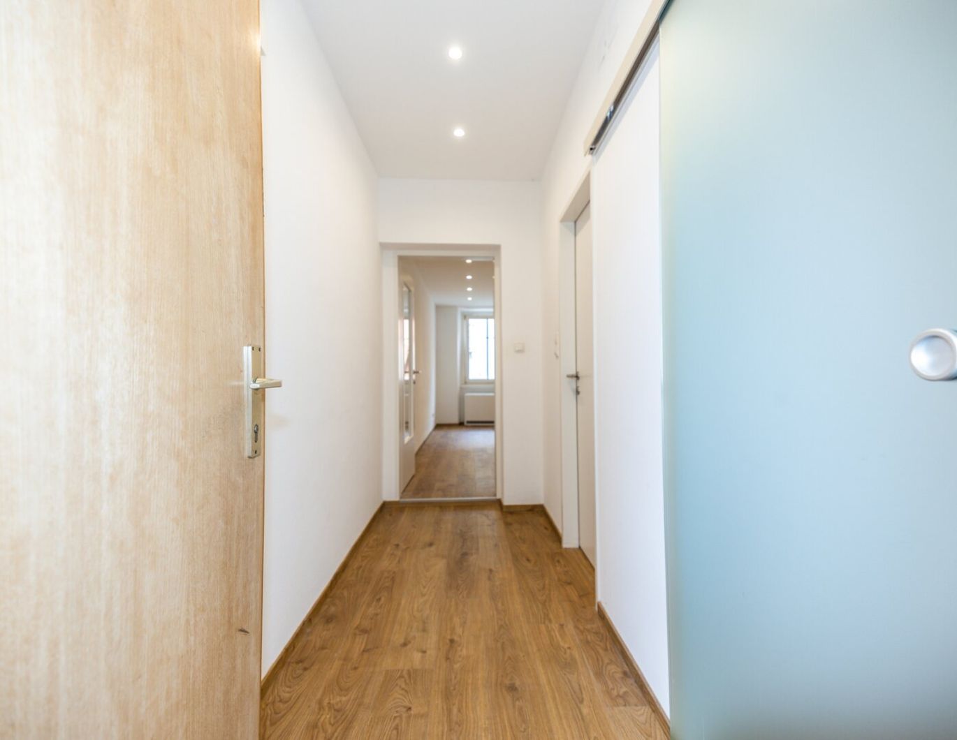 AB 01.06.2026 VERFÜGBAR I JAKOMINIPLATZ IM HERZEN VON GRAZ I LICHTDURCHFLUTET I HAUSTIERE WILLKOMMEN I SPITZENLAGE I PROJEKT WOHNEN