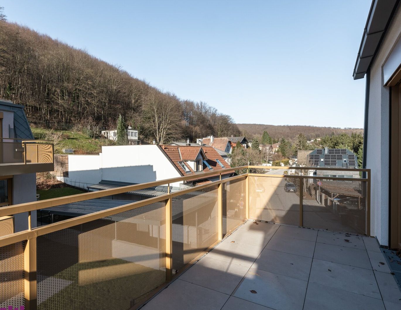 Sonnig, modern, gemütlich - mitten im Waldgebiet - PUR WOHNEN - bezugsfertig!