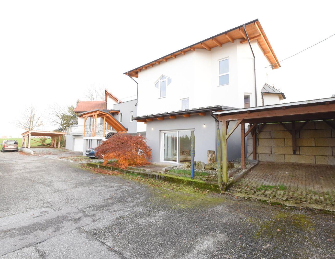 Außergewöhnliche Single- oder Pärchenwohnung TOP 4 mit Terrasse und kleinem Garten - modern saniert und hochwertig ausgestattet!