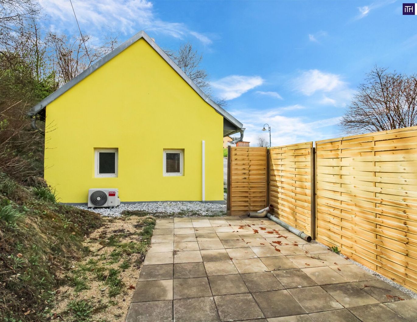 Kleines Haus. Erstbezug nach Sanierung! Bezugsbereit mit eigenem Brunnen und kleinem Grundstück. Minibetriebskosten!!!