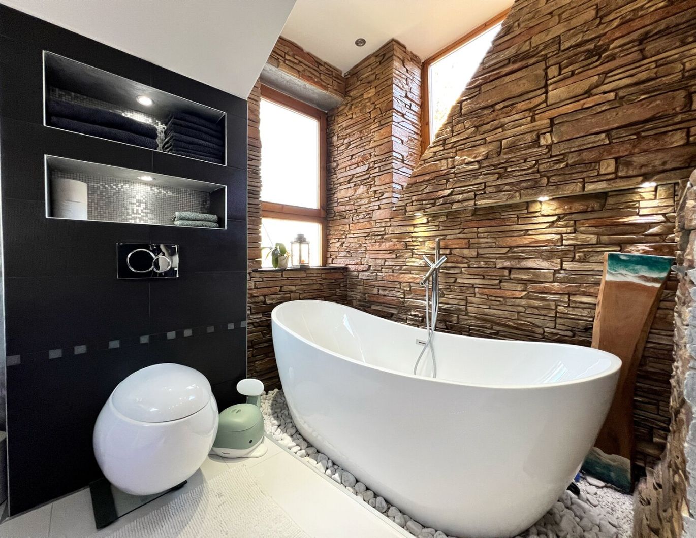 Zentrale Dachgeschosswohnung mit hochwertiger Ausstattung & Wohlfühlfaktor