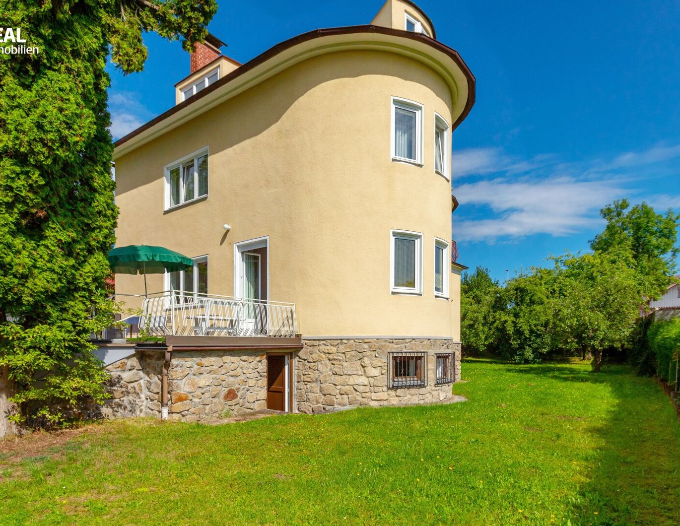 Architektenvilla mit großzügigem Garten im Waldviertel