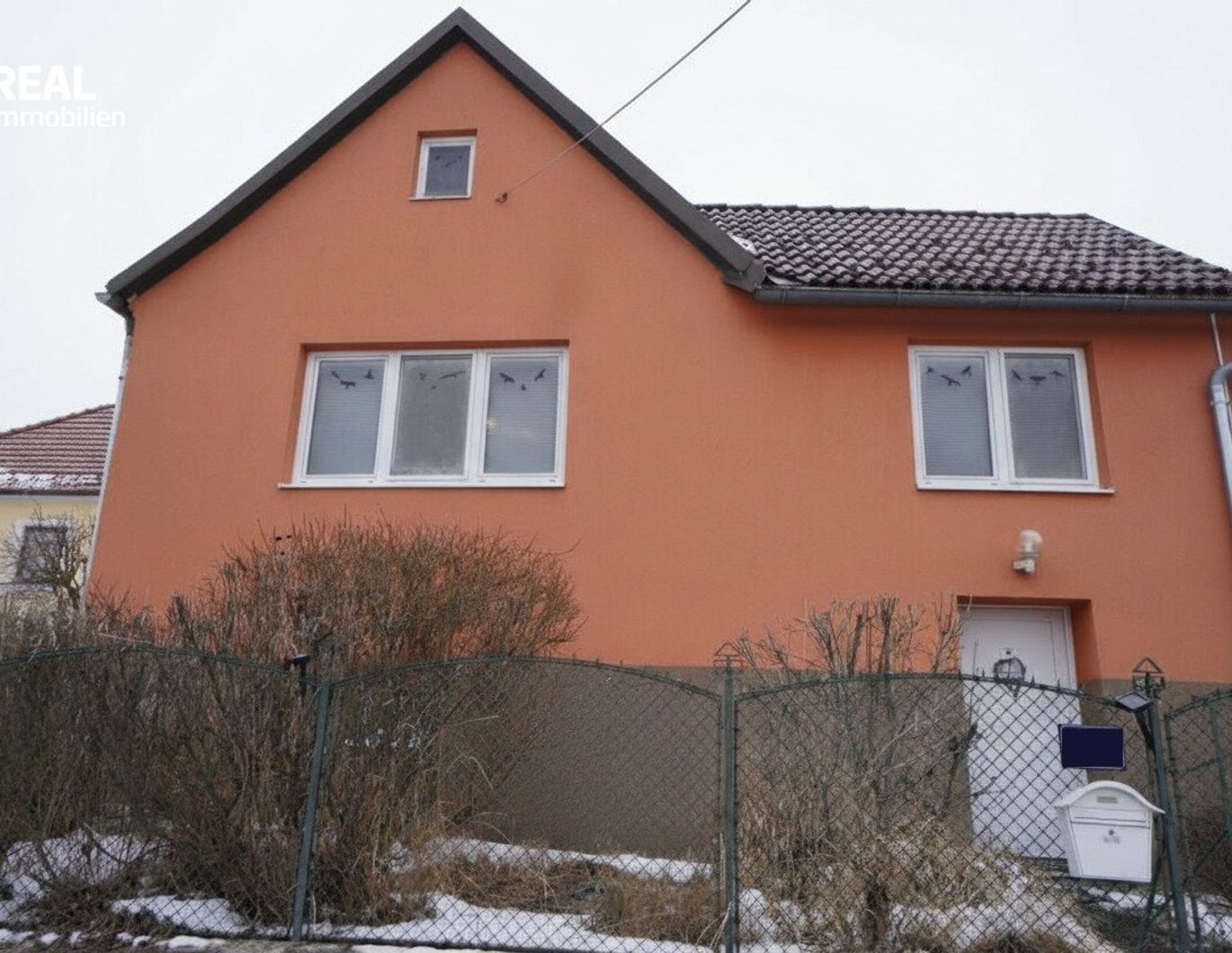 Gepflegtes Landhaus mit Carport, Nebengebäude, Garten und uneinsehbarem Innenhof