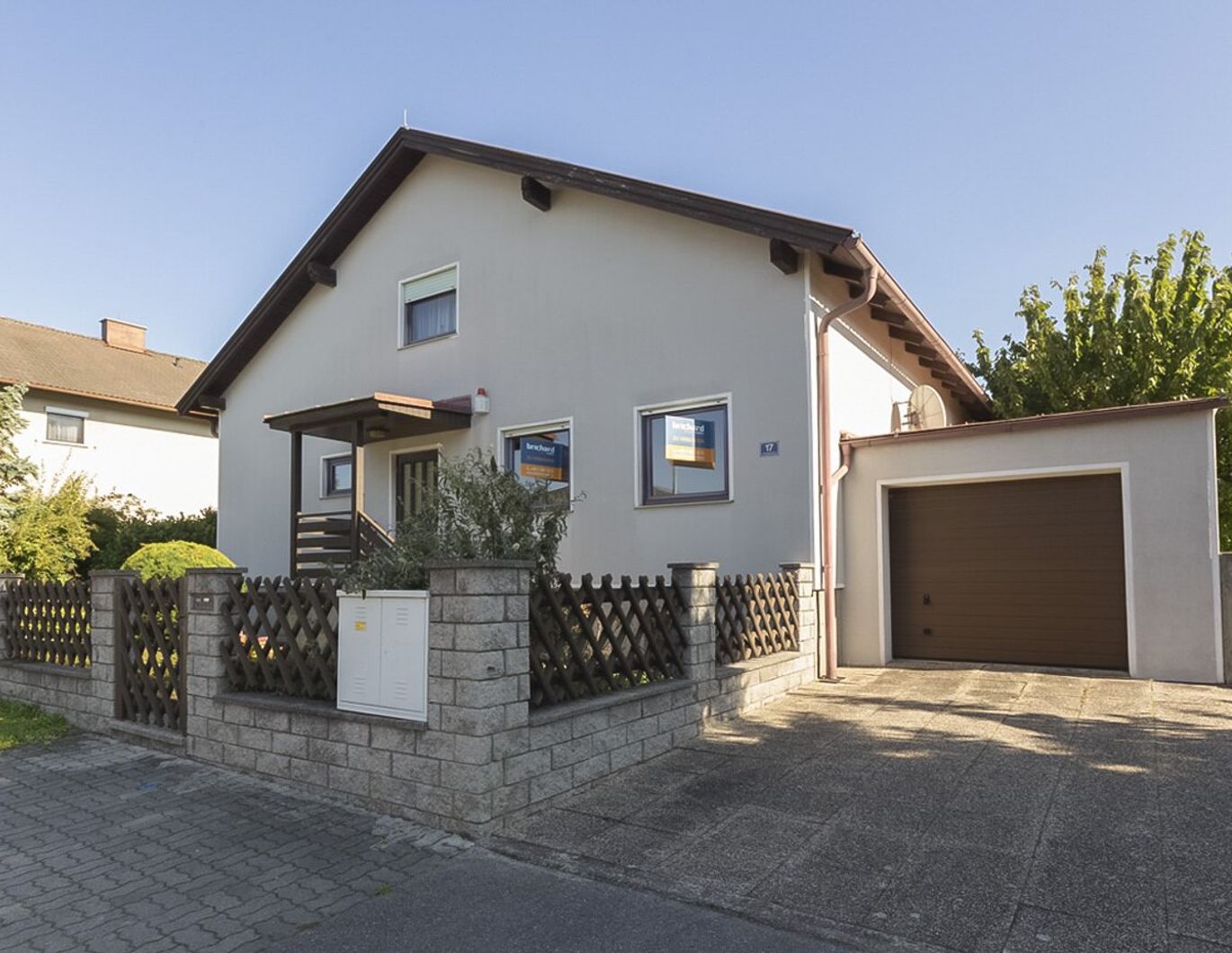 Wasserstraße - renovierungsbedürftiges Einfamilienhaus mit Garage