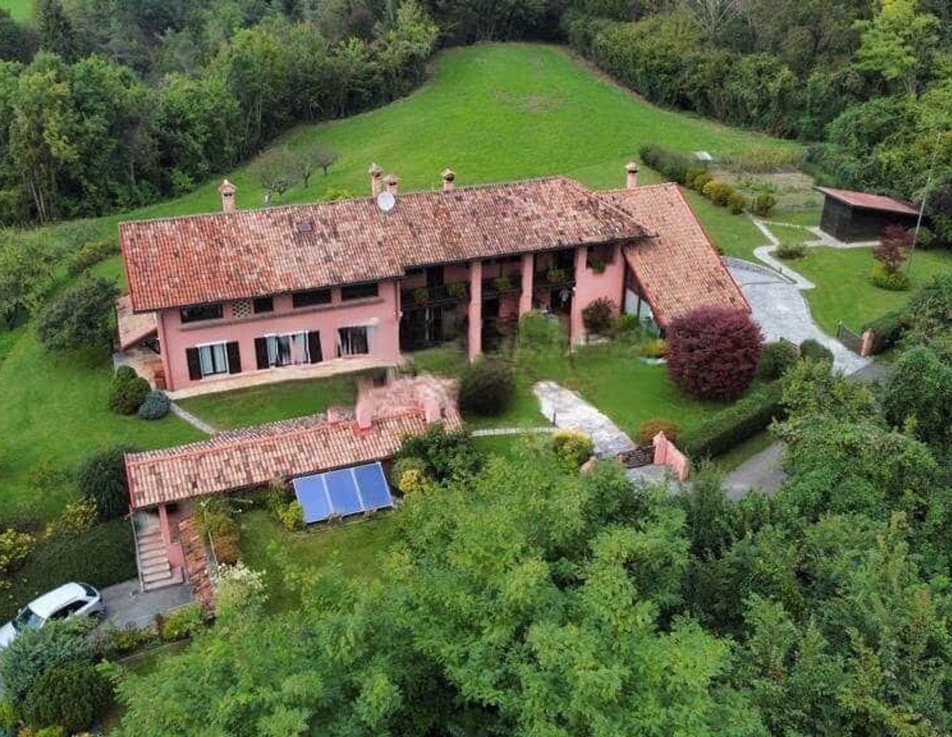 VILLA IN VISOME (BELLUNO) MIT TRAUMBLICK AUF DIE DOLOMITEN