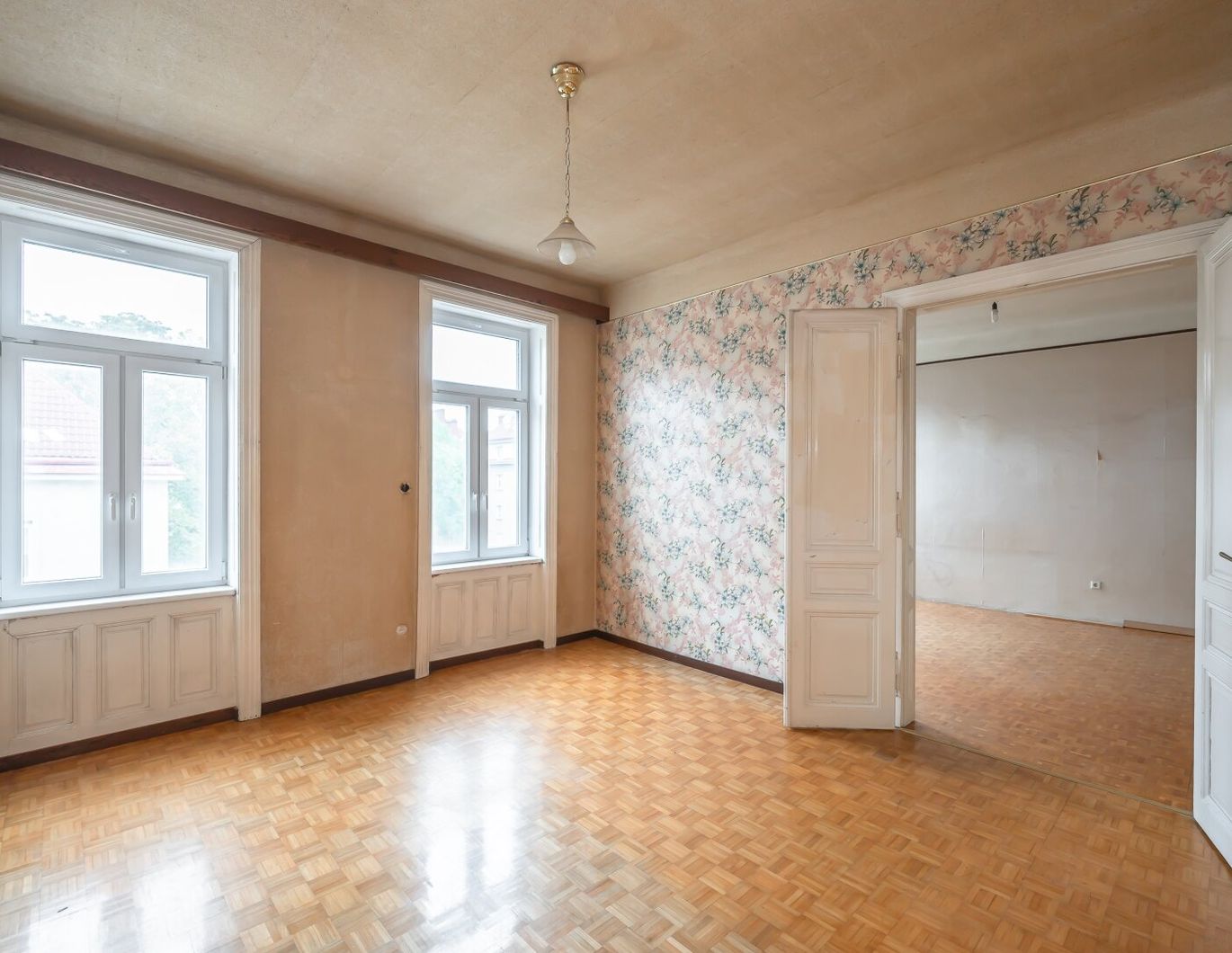 ++NEU++ Altbaujuwel zum Sanieren - 2,5-Zimmer Wohnung mit guter Raumaufteilung