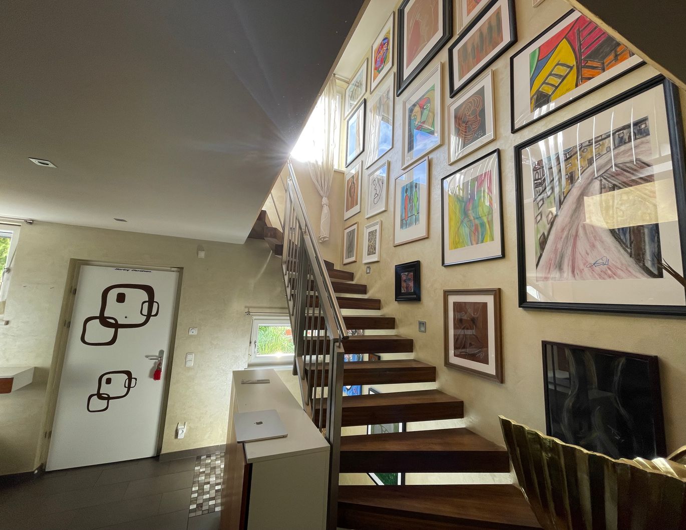 Privatverkauf: Modernes, 3 geschoßiges Reihenhaus mit Garten in Top Lage in Innsbruck-Amras