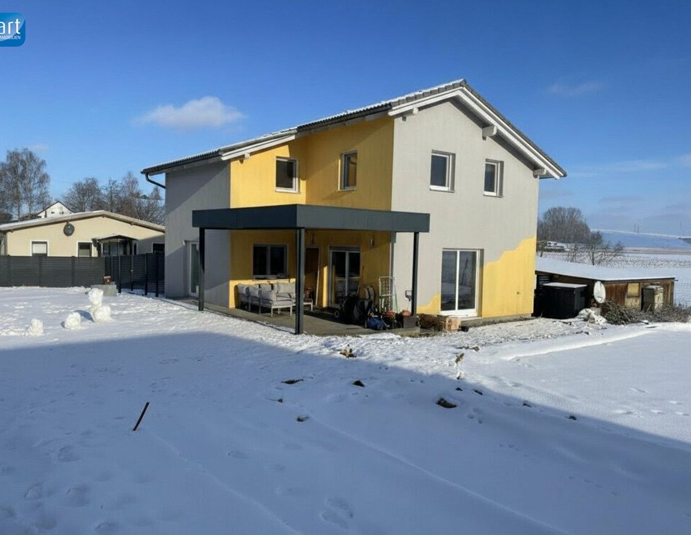 Einfamilienhaus mit großzügigen Garten und eindrucksvollen Schwimmteich - Ihr neues Zuhause wartet!