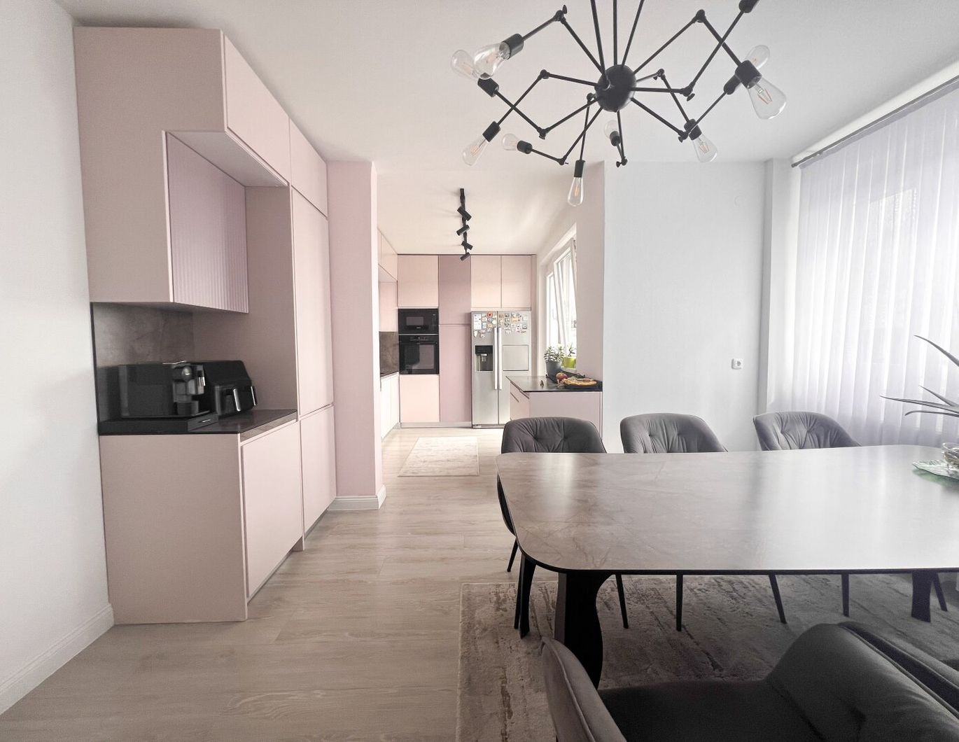 Sonnige 4-Zimmer-Wohnung mit traumhaftem Blick über Graz - vollständig saniert!