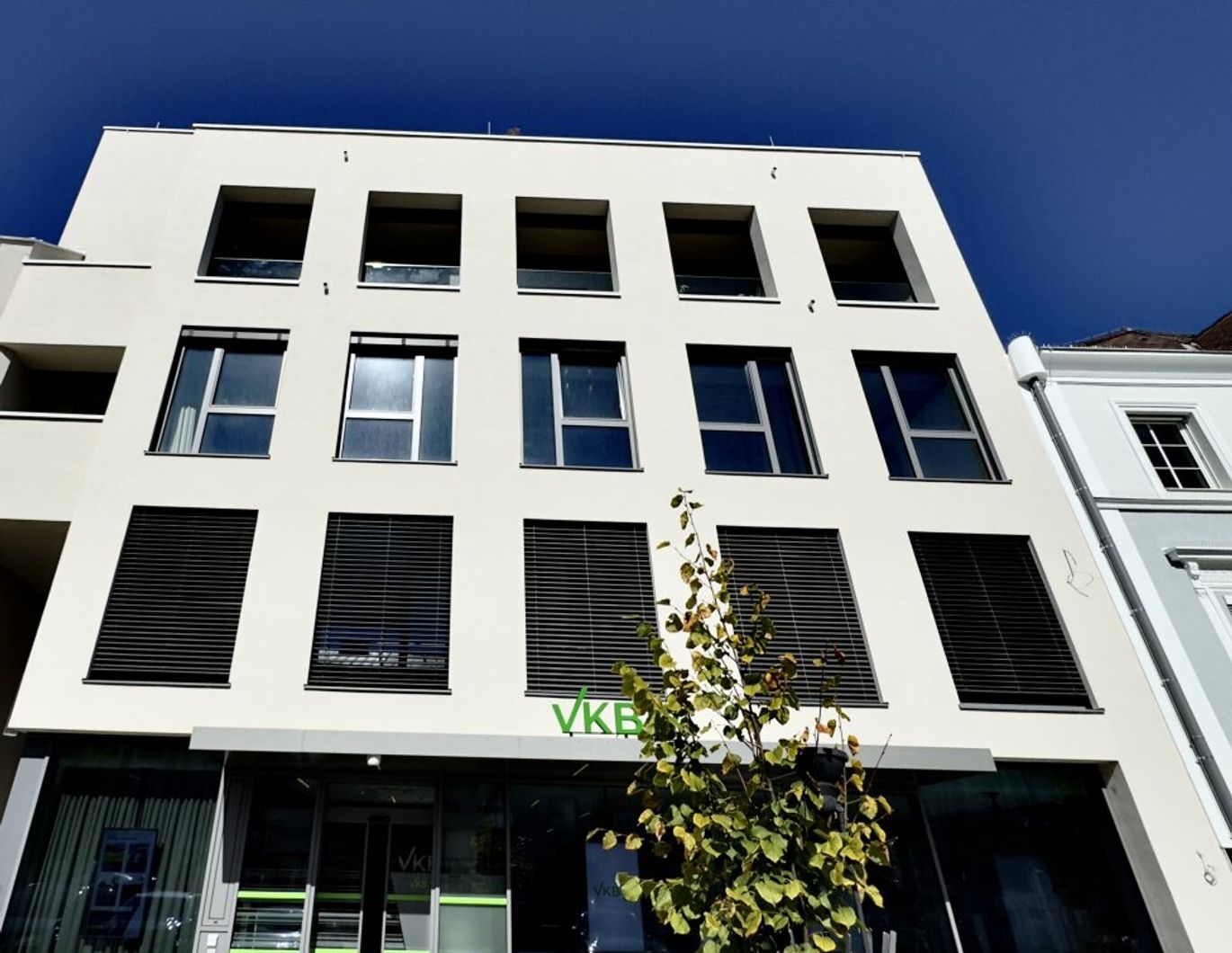 WELS: Klimatisierte 2-Zimmer Neubauwohnung mit imposanter Loggia und Terrasse im begehrten VKB Park Mercurius!