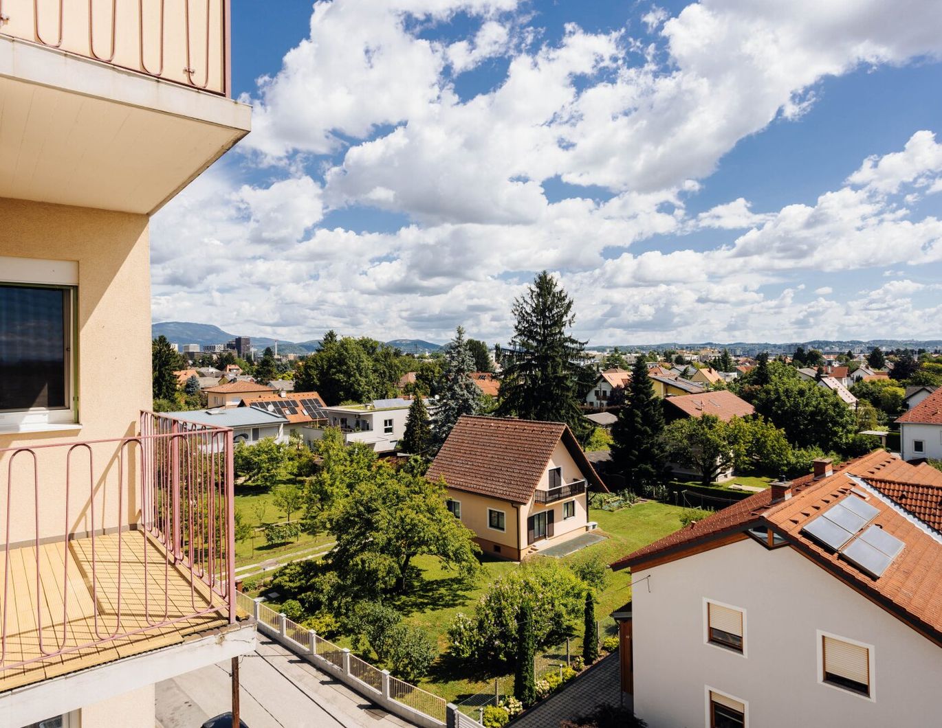 Traumhafter Ausblick über Graz - hell, sonnig & ruhig!