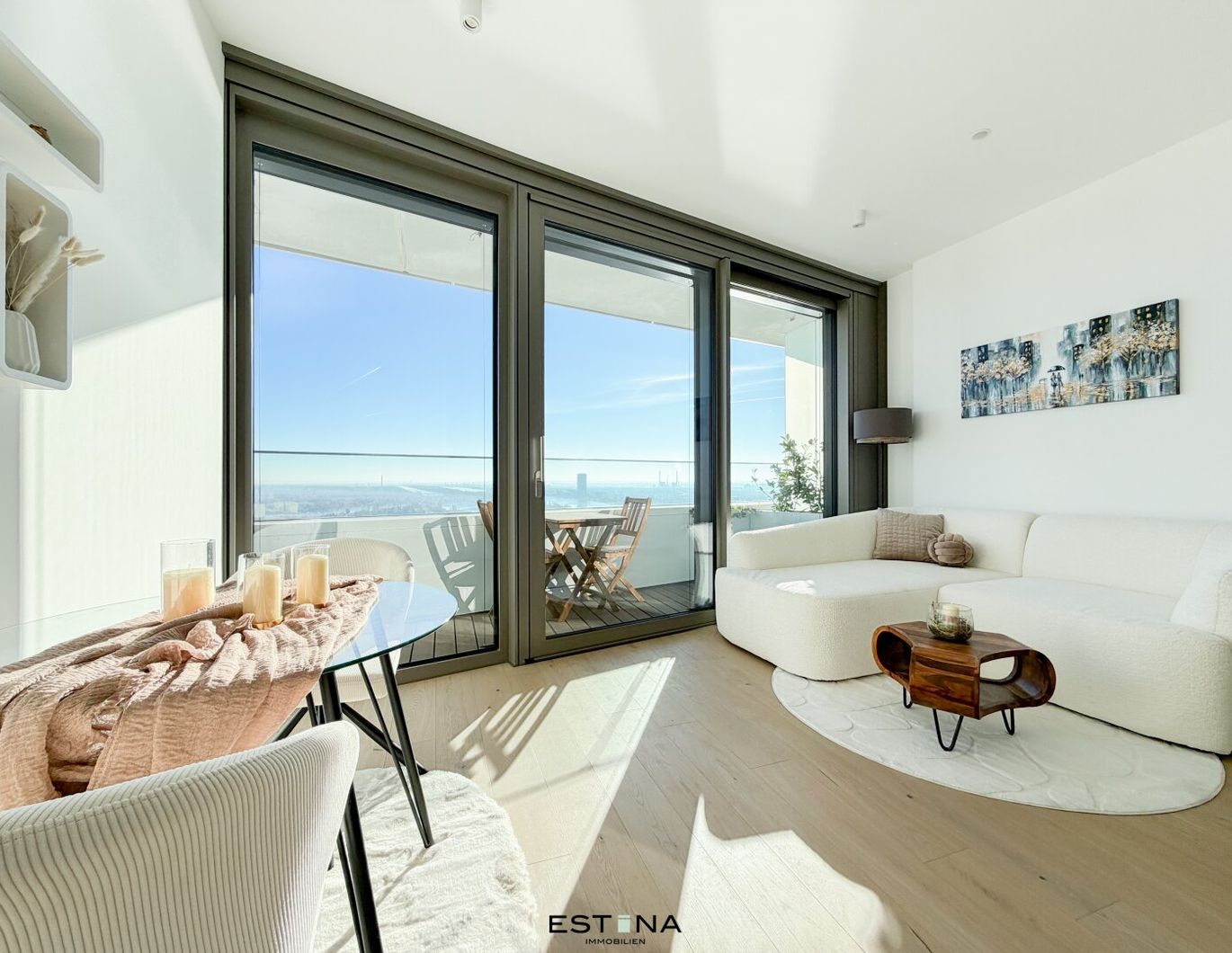 Sky-Living über der Donau im 30. Stock der exklusiven Danubeflats