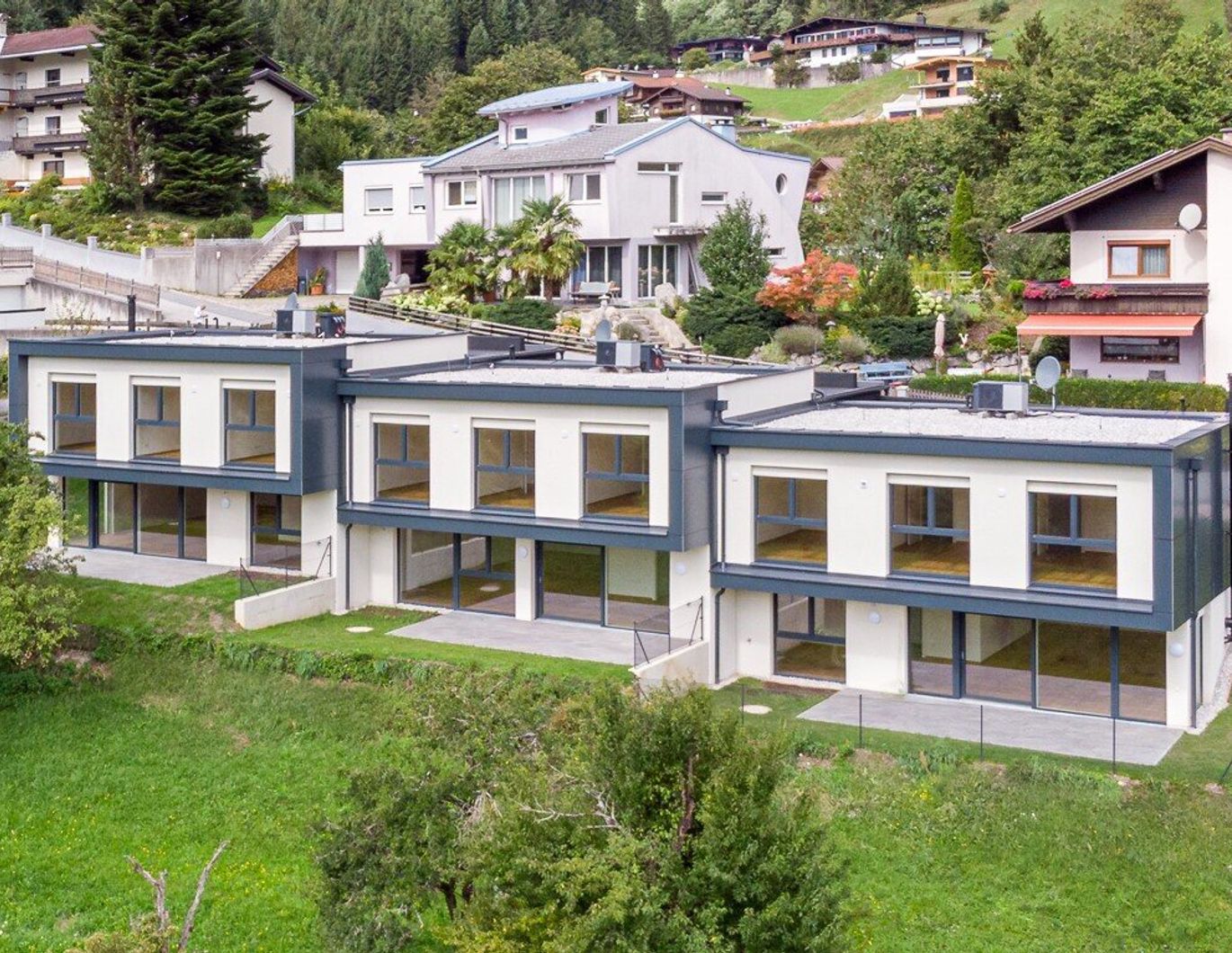 VOMP - Mittelreihenhaus RH02 mit Carport