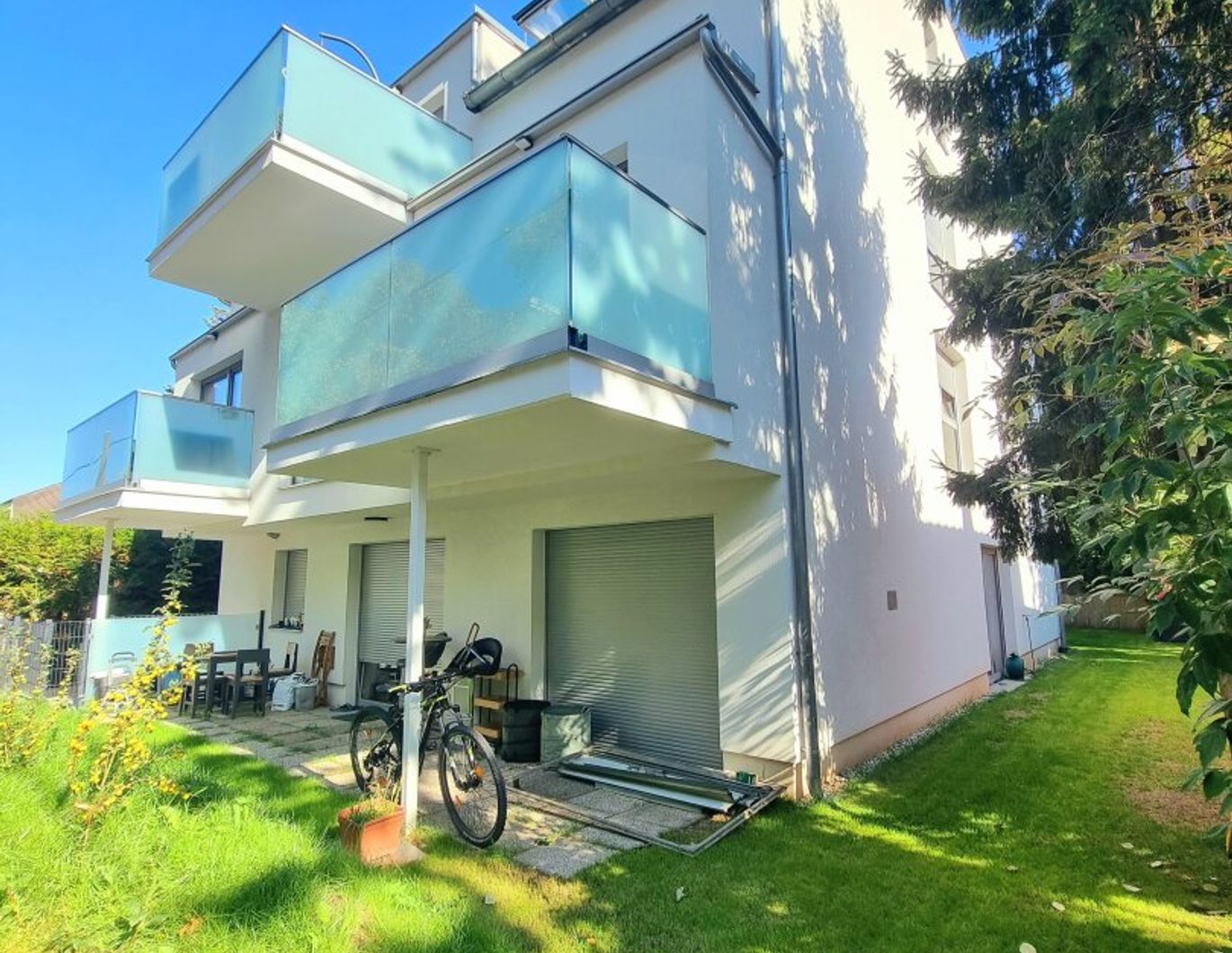 Stark reduziert! WOW - 2 Balkone! Luftwärmepumpe + Solaranlage! Die perfekte 3-Zimmer Wohnung mit hofseitigem Balkon! Garage + Idealer Grundriss + Tolle Infrastruktur! Jetzt zugreifen!