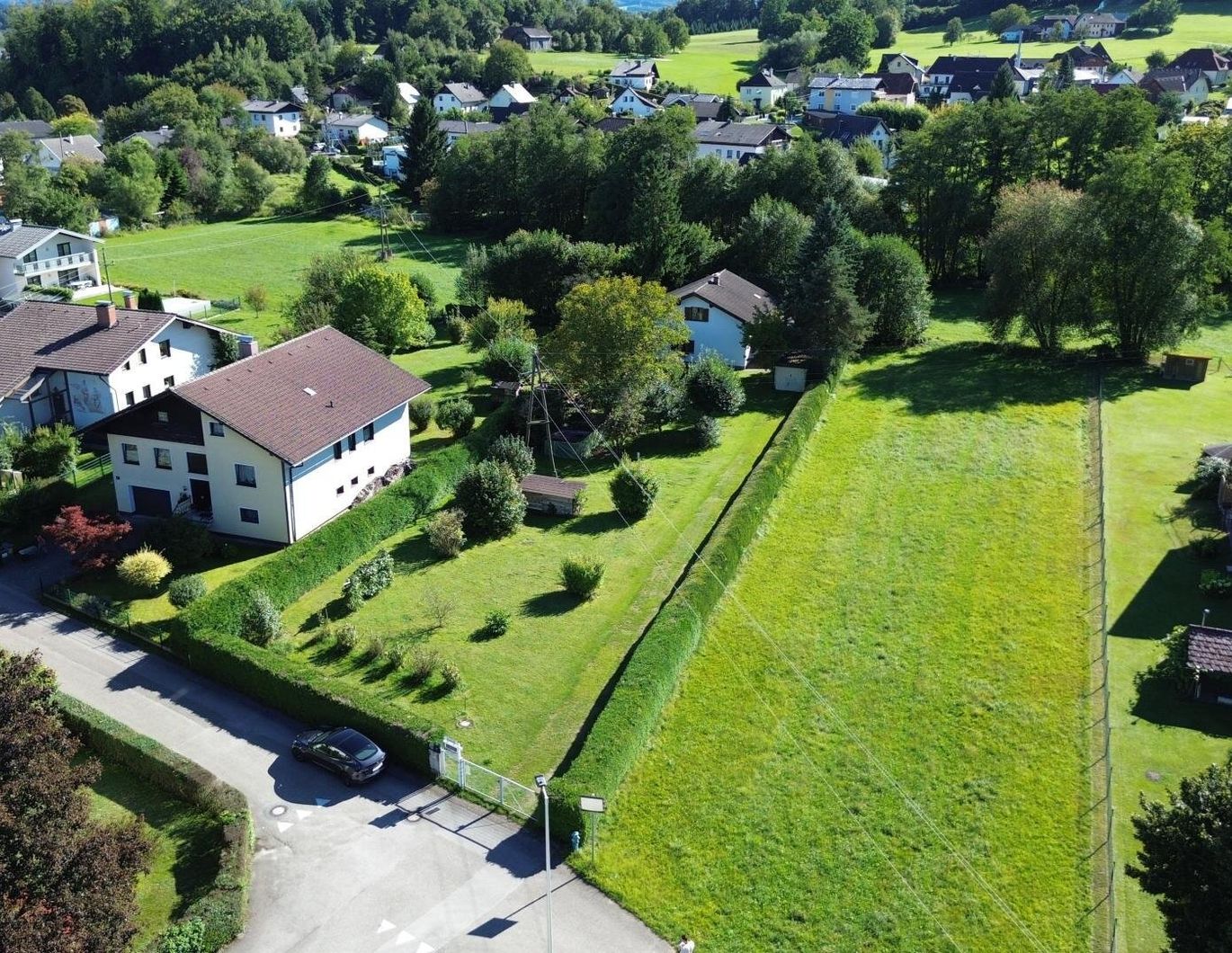 Idyllisches Ferienhaus zum Selbstausbau mit 1.680 m² traumhaft gepflegtem Garten in sehr ruhiger 1A-Lage in Tomerlweg in Alt-Attnang