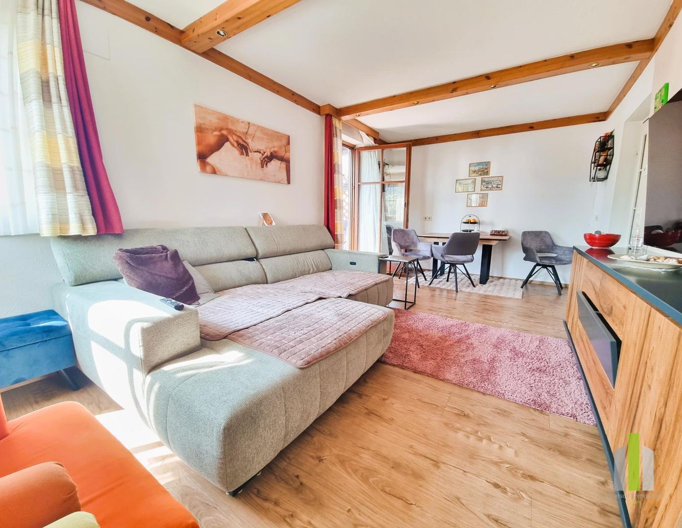 Charmante 3-Zimmer-DG-Wohnung mit Balkon & Tiefgarage - sofort bezugsfertig!