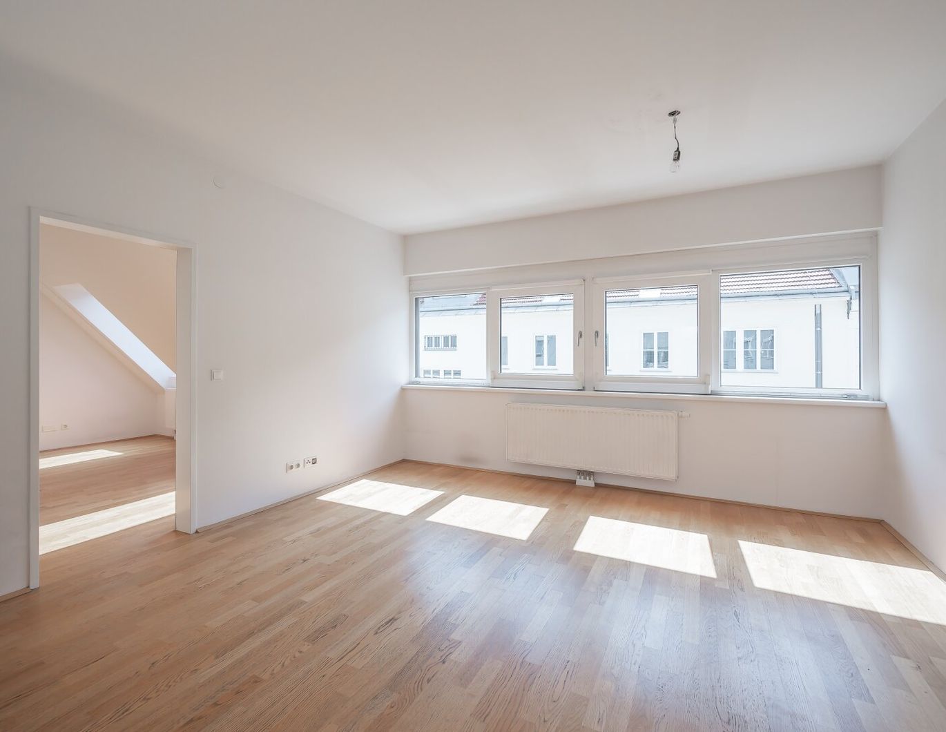 ++NEU++ Fantastisch aufgeteilte 4 Zimmer DG-Wohnung in absoluter Bestlage des 09. Bezirks - Viktor Frankl Park / Mariannengasse +++ Dachterrasse! ++++ AB MÄRZ 26!