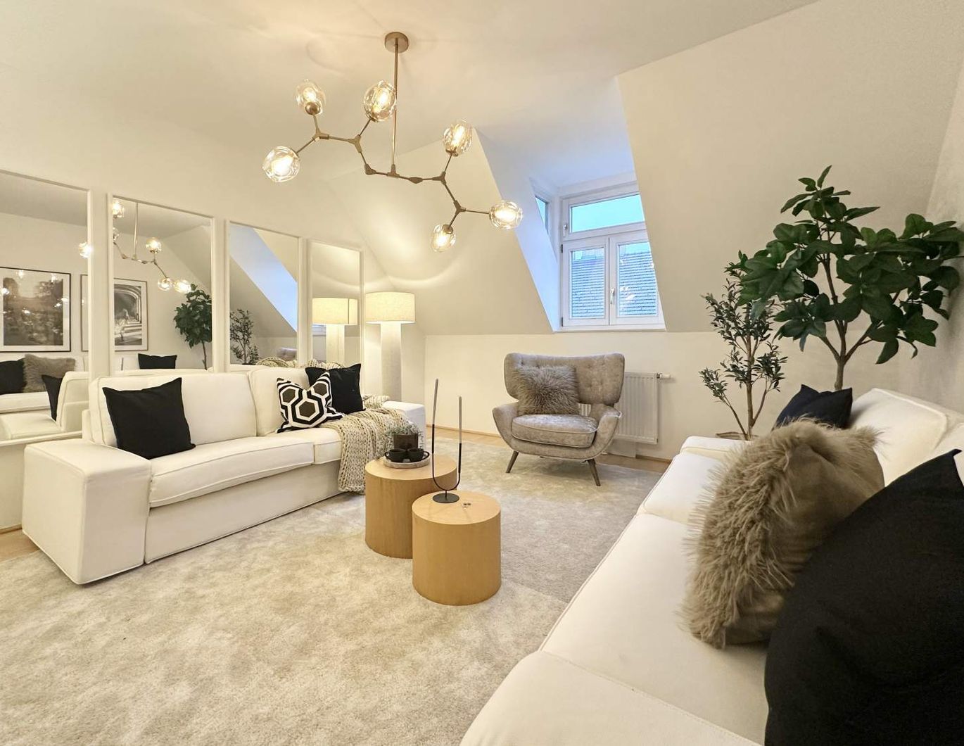 Wunderbare Dachgeschoss Maisonette mit sonniger Terrasse,  Nähe U3 Hütteldorfer Straße!