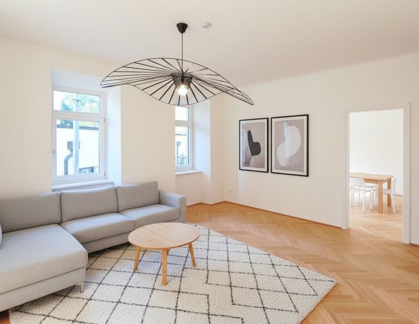 3-Zimmer-Wohnung in direkter U-Bahn-Nähe - 7 m² Freifläche - über 3 Meter Raumhöhe