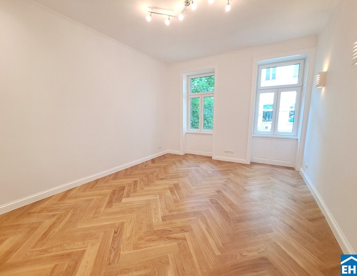 Sanierte 1 Zimmerwohnung in wunderschönem Stilaltbau!