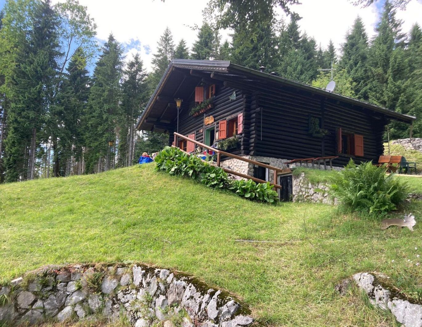Idyllische Berghütte in den italienischen Dolomiten - Ihr absoluter Rückzugsort mit Weitblick und Freizeitwohnsitz
