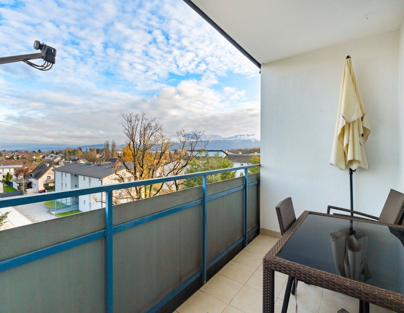 Ideal für Familie oder Homeoffice: 97 m², 3 Zimmer, Büro, Carport