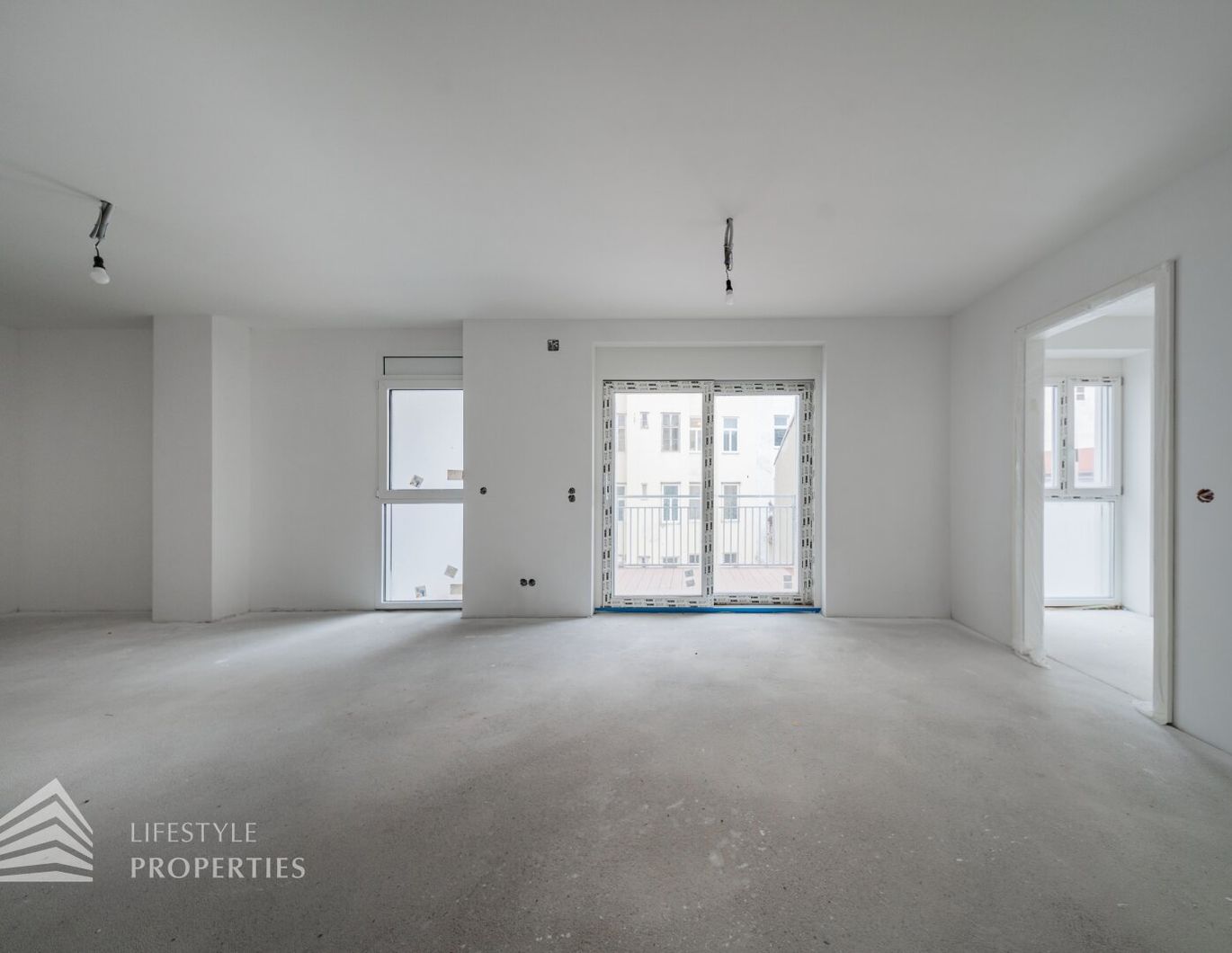 Heller 4-Zimmer Erstbezug mit Balkon, Nähe Kutschkermarkt