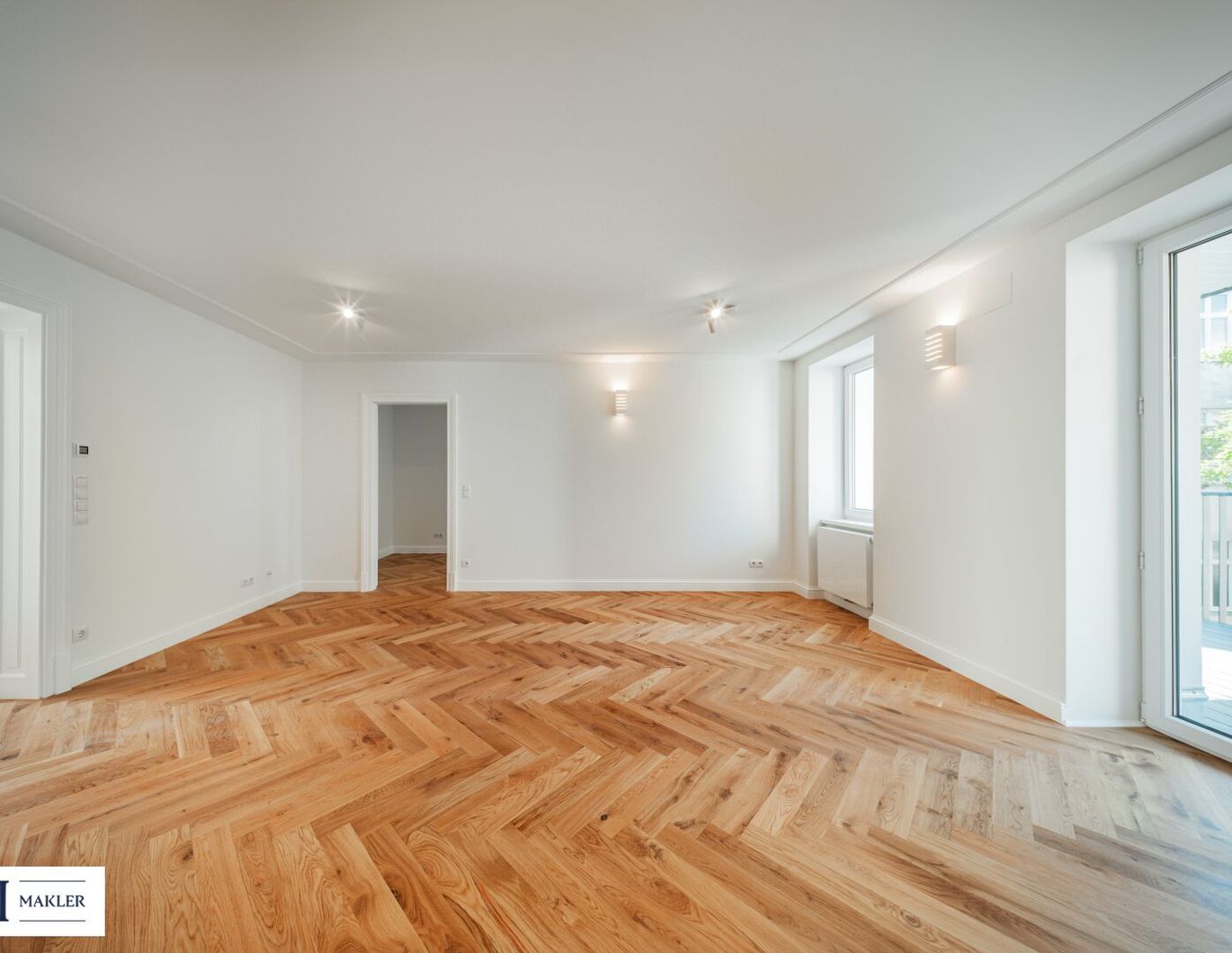 Altbau-Charme trifft modernen Wohnkomfort mit Balkon