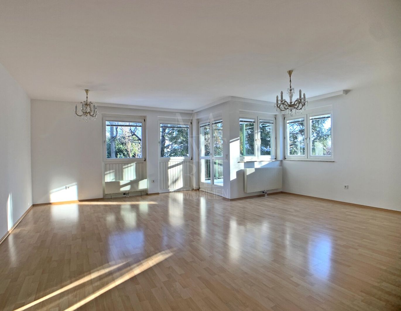 Neuwertige 4-Zi Wohnung mit Balkon, Terrasse & Garagenplatz in 1190