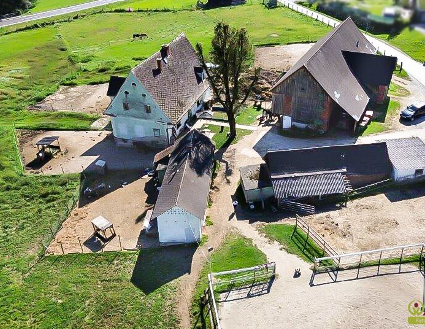 Hof mit Altbestand, Stallungen, Reitplatz und Ausbaureserve. - Charmante Lage nähe Voitsberg