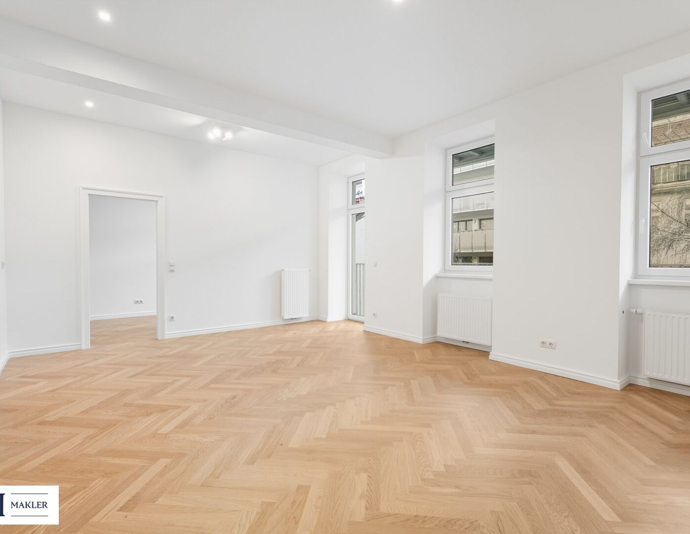 Altbau-Charme trifft modernen Wohnkomfort mit Balkon