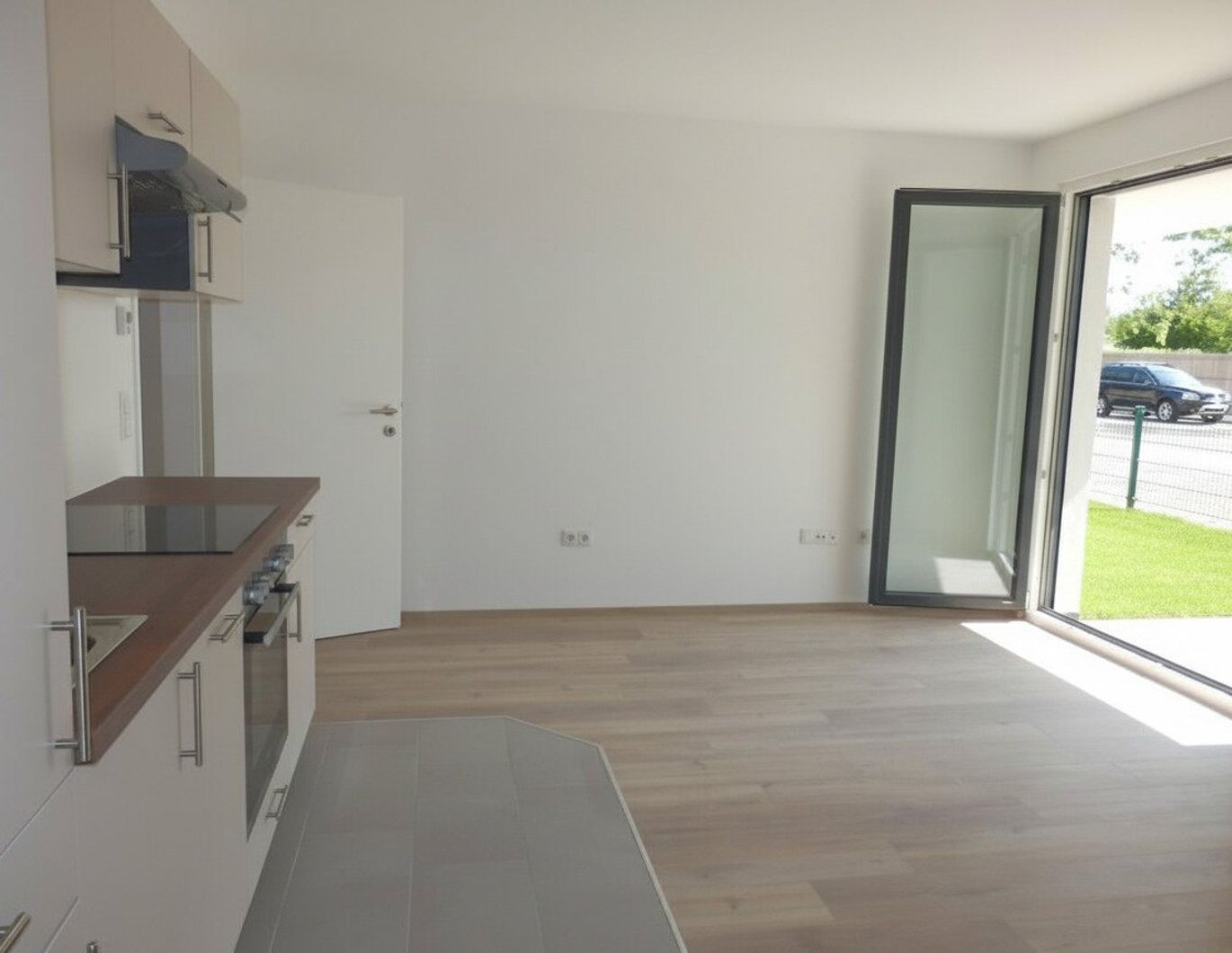 ZWEITBEZUG 2 Zimmer ECK-GARTEN-Neubauwohnung